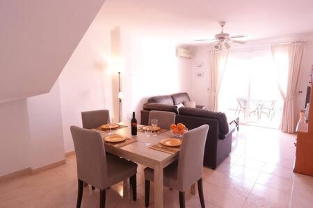 נרחה Amplio Apartamento Con Piscina Cerca De La Playa מראה חיצוני תמונה