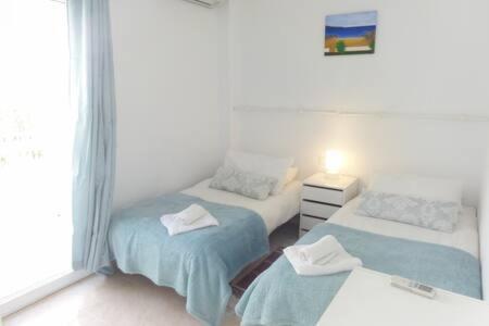 נרחה Amplio Apartamento Con Piscina Cerca De La Playa מראה חיצוני תמונה