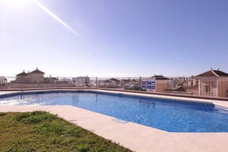 נרחה Amplio Apartamento Con Piscina Cerca De La Playa מראה חיצוני תמונה